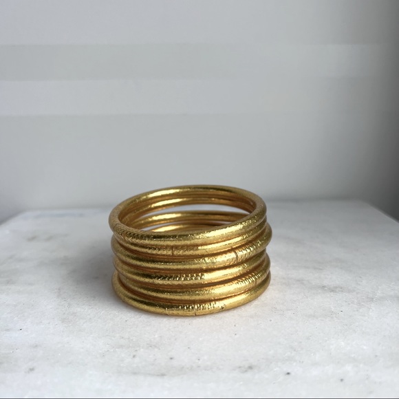 ✨⭐️Gold bangles ⭐️ ~ set of 6 size SM ~ NWOT - Picture 10 of 16